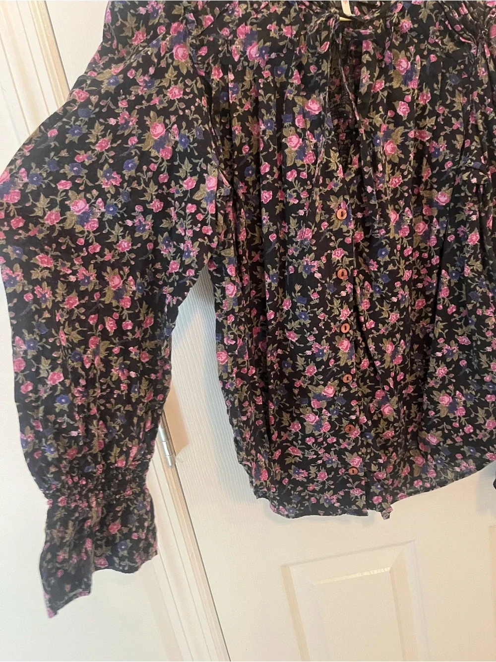 Free People Meant To Be Blouse – Black Rose Floral – XS